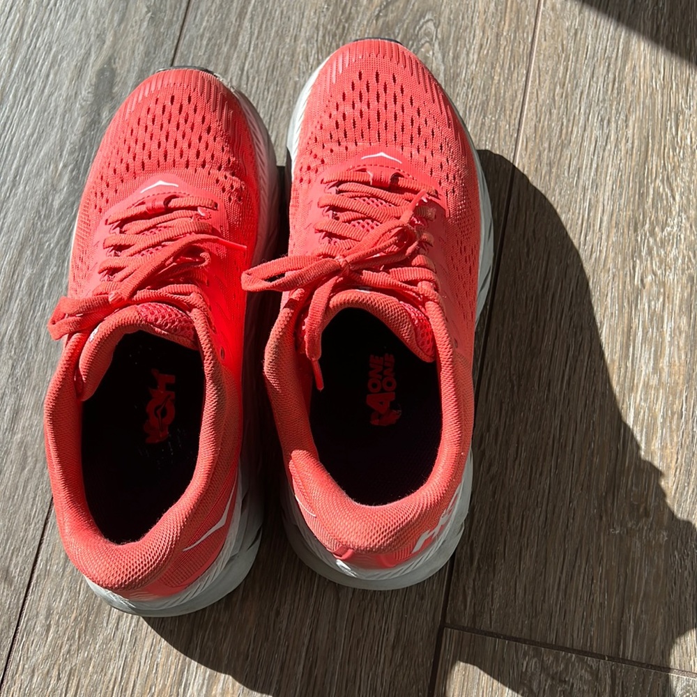 Hoka bondi one one. Super comfortable. - Picture 1 of 4